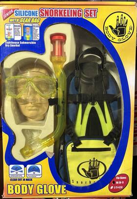 696323 Body Glove Junior Snorkeling Set Mask Snorkel Fins Gear Bag Fin Size M 9-1