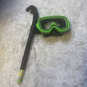 82214 Coral Swim Mask Goggles And Snorkel Set Green Water Sport