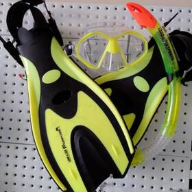 6116049873 Land & Sea Sports And Porpoise Snorkel Set Yellow - Small/medium