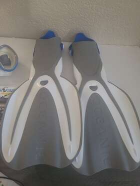 Oceanic 882689166792 Adult Snorkeling Flippers Fin S Size Small/medium Adjustable Strap