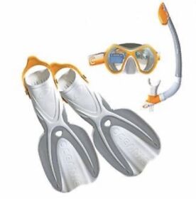 Oceanic Adult Snorkeling Set Size Small Shoe M 5-8.5 L 6-9.5