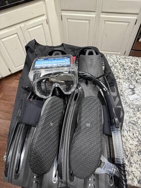 M3001 Tusa Akona Oceanic Henderson Tri-quest Mask Viper 2 Fins Snorkel Boots 10 M3001 Tusa Akona Oceanic Henderson Tri-quest Mask Viper 2 Fins Snorkel Boots 10