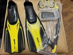 Mares Snorkeling Set (fins, Mask And Snorkel) Never Used Size 4/5. Fixed Price $35.00.