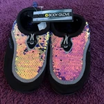 Body Glove Kids Girls Sequin Shimmer Aqua Socks Water Shoes Size 3 Black. Fixed Price $5.57.