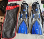 One Set Left!! Aqua Lung Pro Sling Shot Diving/snorkel Fins W/stabilizing Straps. Fixed Price $125.00.