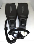 Cressi Gara 2000 Fins Perla Mask Corsica Snorkel Set W/bag Size Mens 8-9 Black. Fixed Price $129.98.
