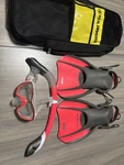 U.s. Divers Trek Snorkel Set Mask Fins Mesh Bag Size Red/gray. Fixed Price $15.00.