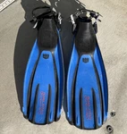 Mares Plana Avanti Quattro Scuba Diving Fins Blue Size Regular. Fixed Price $40.00.