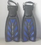 Oceanic Vortex V-16 Split Open Heel Fins, Black/blue, Size: L-xl. Fixed Price $55.00.