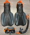 Adult Oceanic Snorkeling Set (gray) Size 9-13/WOMEN'S 10-14 (lot #134). Fixed Price $18.00.