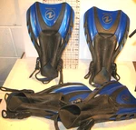 (2) Pairs Us Divers Trek Snorkeling Diving Fins Sz Medium 7-10 & Small 4-7. Fixed Price $26.00.